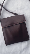 Load and play video in Gallery viewer, Leather sling purse
