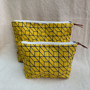 Cosmetic pouch