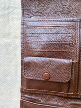 Load image into Gallery viewer, Leather sling purse
